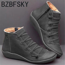 Cargar imagen en el visor de la galería, New Autumn Winter Retro Punk Women Boots Fashion Genuine Leather Ankle Boots Zapatos De Mujer Wram Botas Mujer