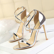 Cargar imagen en el visor de la galería, LAKESHI 2019 New Women Sandals Patent Leather Women High Heels Shoes Gold Sexy Women Pumps Fashion Wedding Shoes Women stiletto